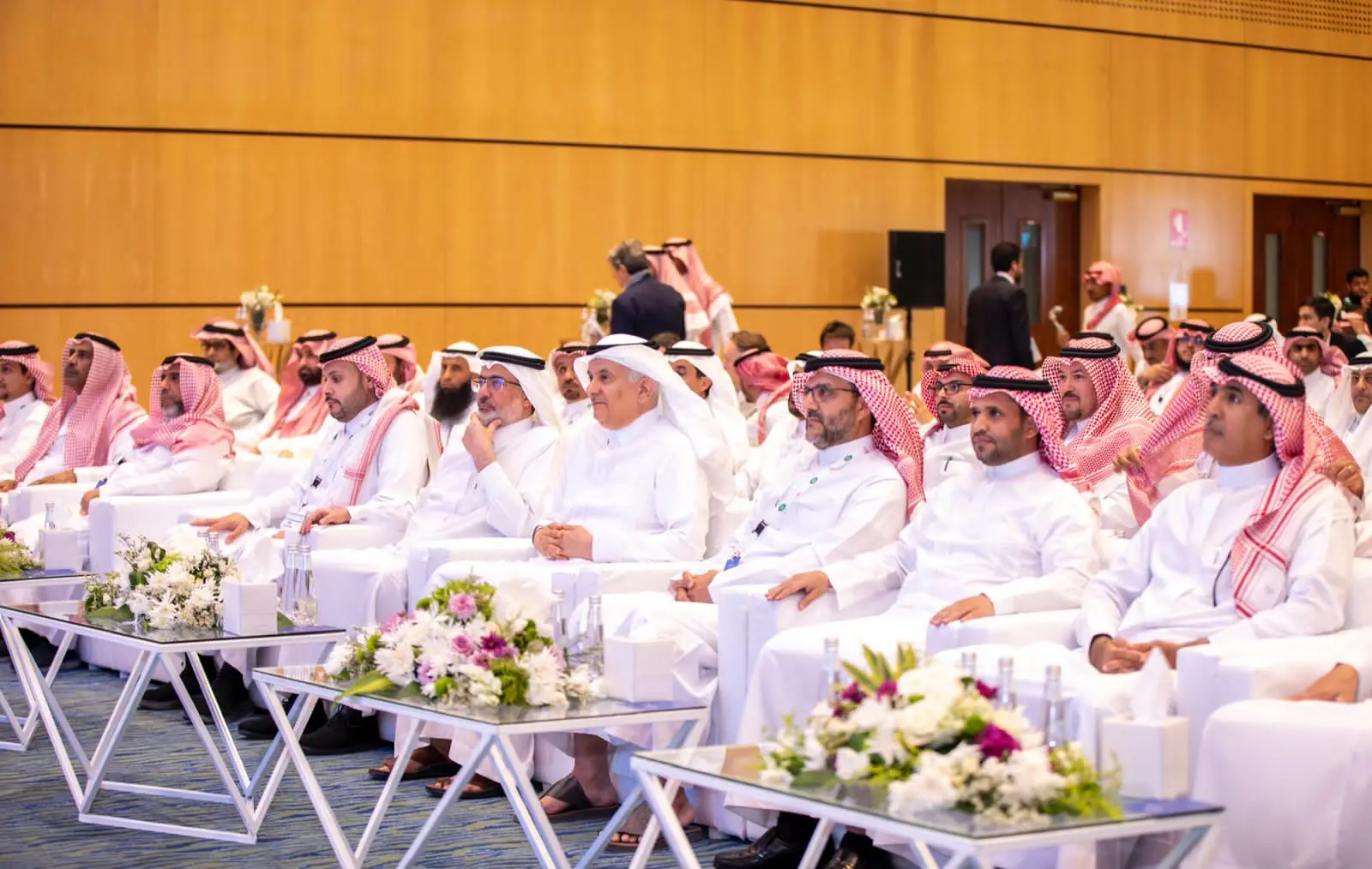 الوزير الفضلي يدشن معرض الشرق الأوسط للدواجن