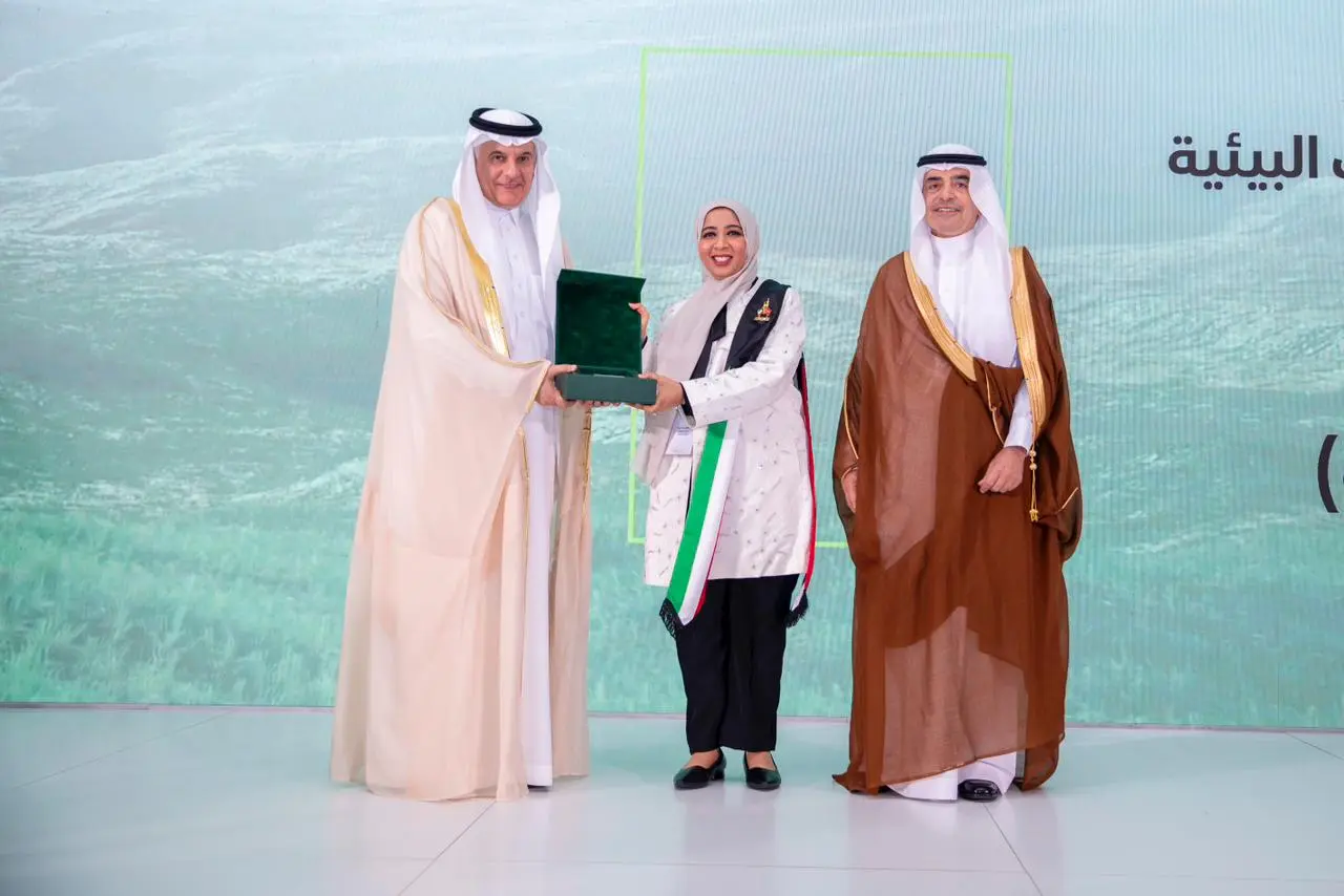 برعاية الملك سلمان، وزير البيئة والمياه والزراعة يكرم 21 فائزًا من 18 دولة
