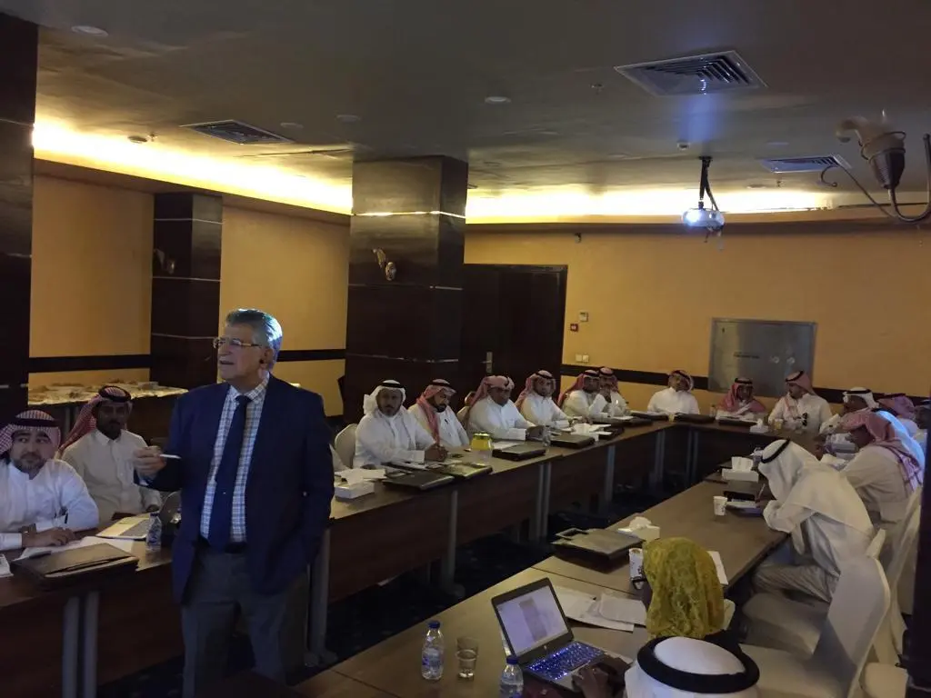 البيئة تواصل جهودها للحدِّ من خطر آفة دودة الحشد الخريفية ومنع انتقالها للمملكة 2.jpg