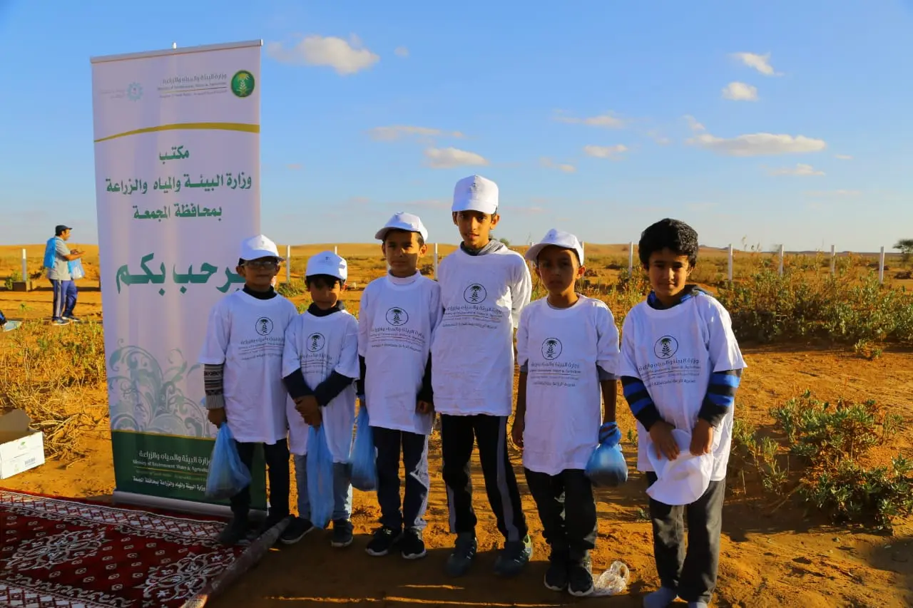 البيئة تنثر بذور الأشجار والنباتات الرعوية بجميع المناطق، بمشاركة الطيران الشراعي